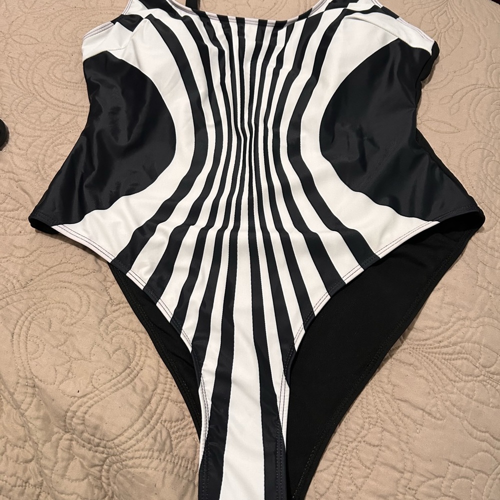 Black and White Striped One Piece Swimsuit with High-Cut Leg NWOT